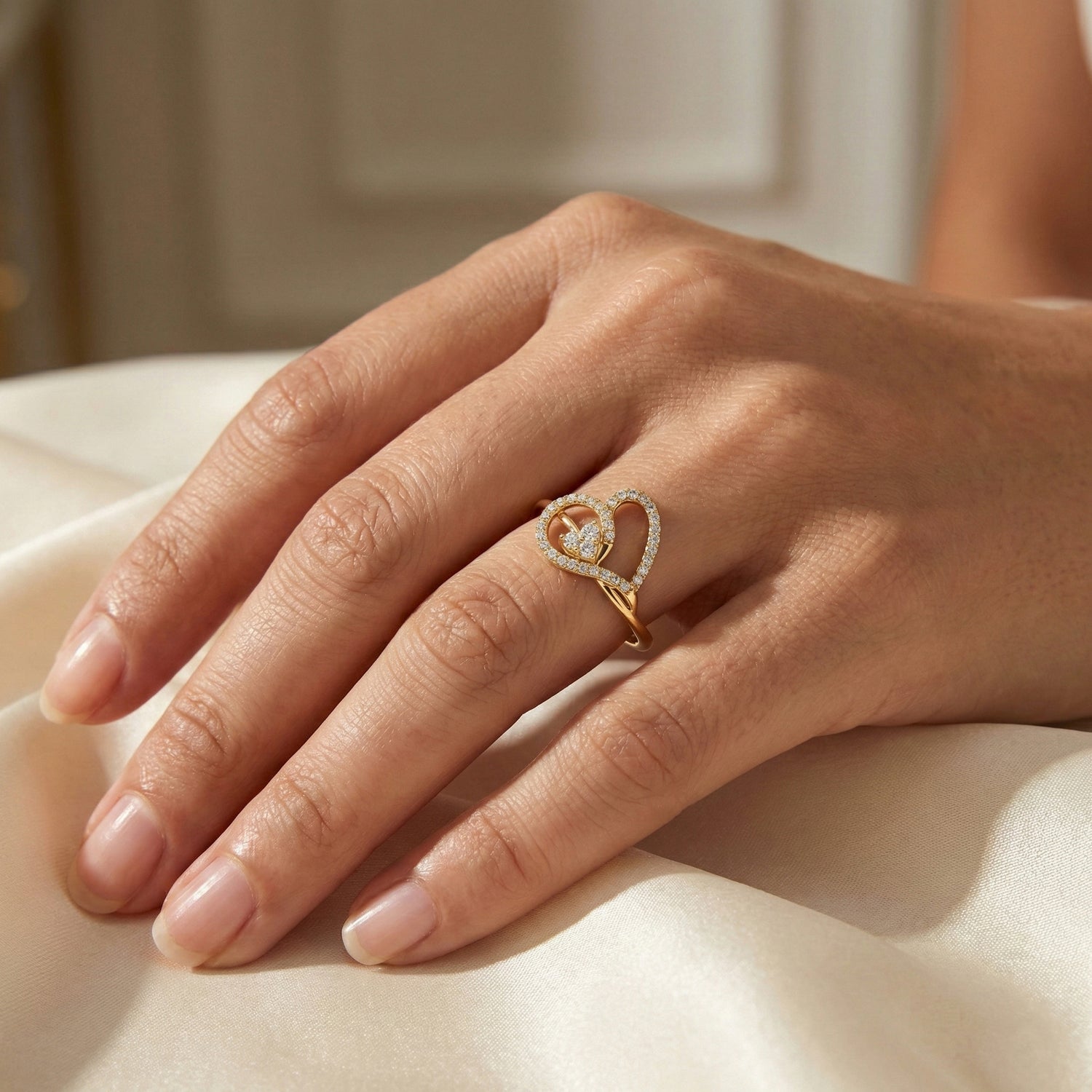 LADIES RING 0.15CT ROUND DIAMOND 10K YELLOW GOLD